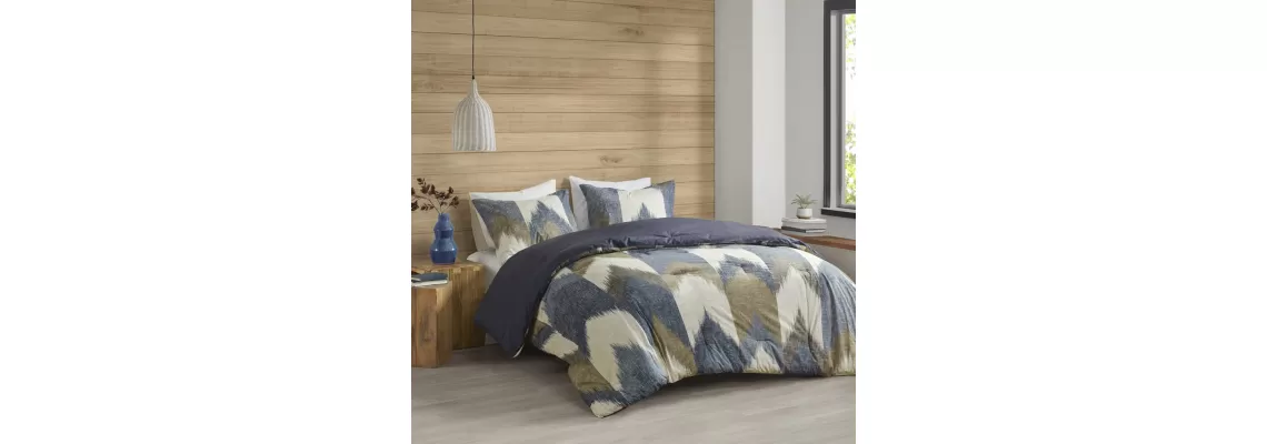 3-Piece Navy Comforter Mini Set: Cozy Comfort for $149 3-Piece Navy Comforter Mini Set: Cozy Comfort for $149